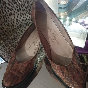 WMN Salvatore Ferragamo snakeskin print comfort flats size 8